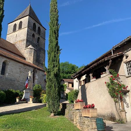 Stylish One Bedroom Apartment In A Lovely Village Saint-Vincent-Rive-dʼOlt Exterior foto
